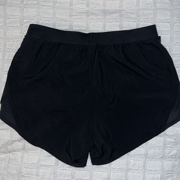 Under Armour Fitness Shorts sz Medium - Picture 3 of 8